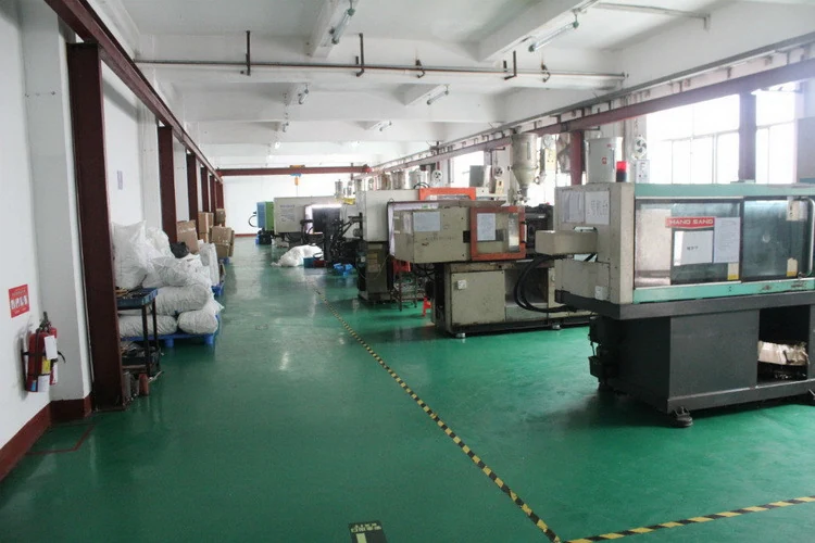 Water bottle manufacturing equipment
